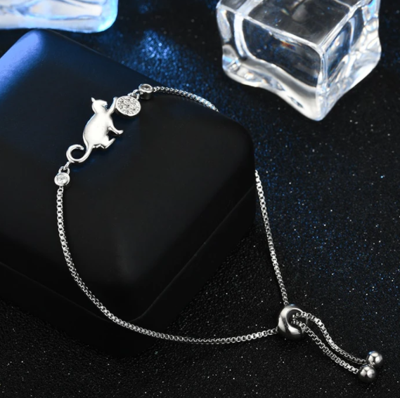 Katze und Kugel Armband