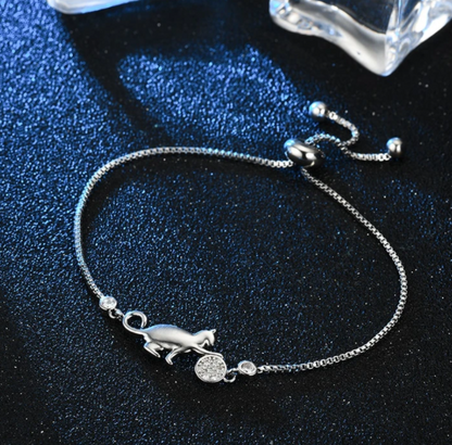 Katze und Kugel Armband